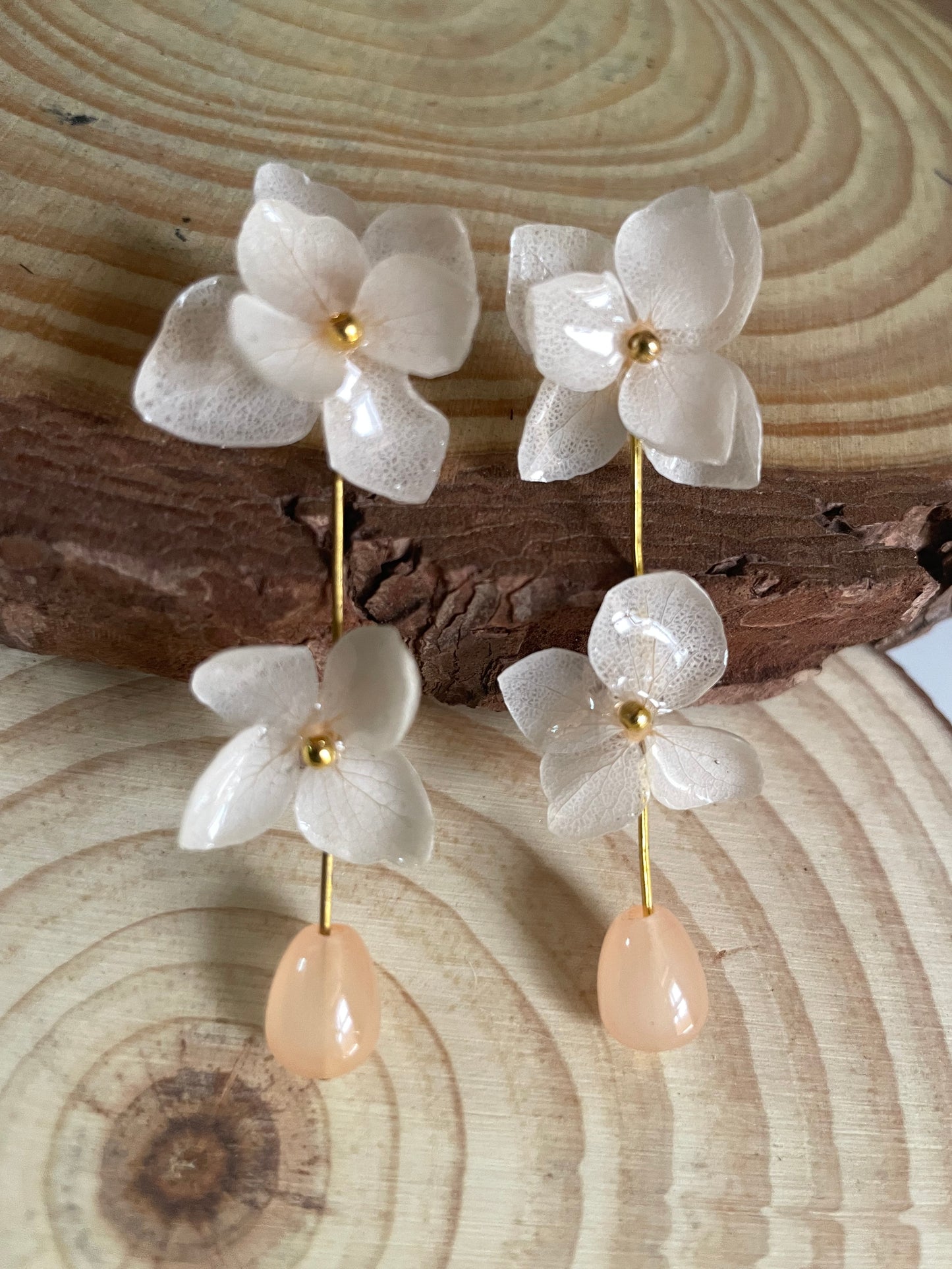 Hydrangea Dangles: Real Preserved hydrangea flower earrings
