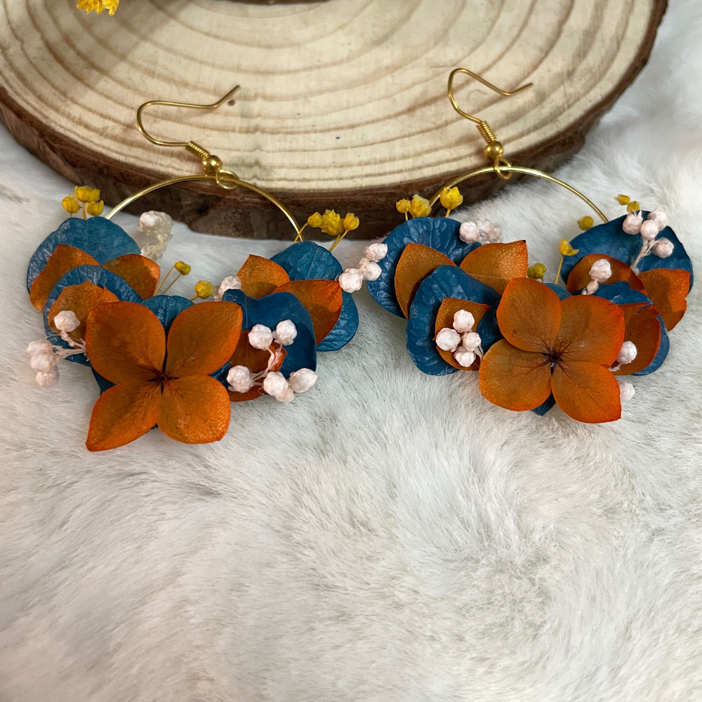 Happy Hydrangea: Preserved flowers hoop earrings