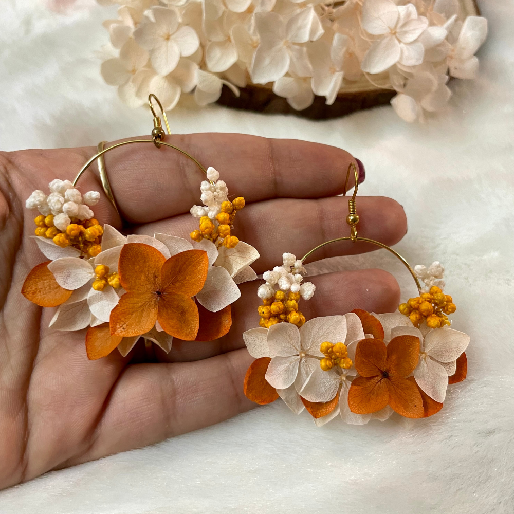 Happy Hydrangea: Preserved flowers hoop earrings