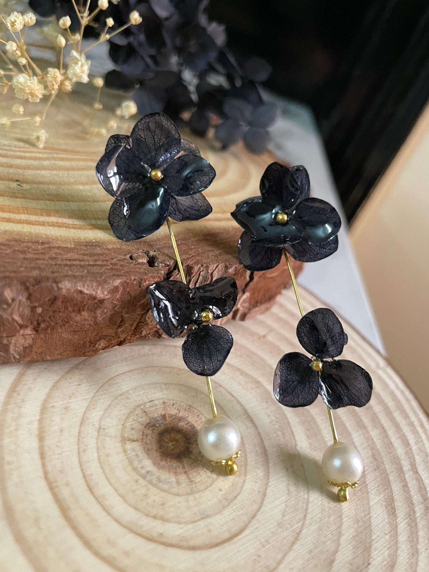 Hydrangea Dangles: Real Preserved hydrangea flower earrings