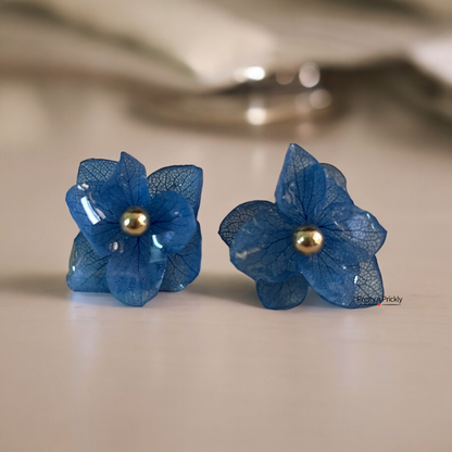 Anna studs: Real & preserved hydrangea flower earrings