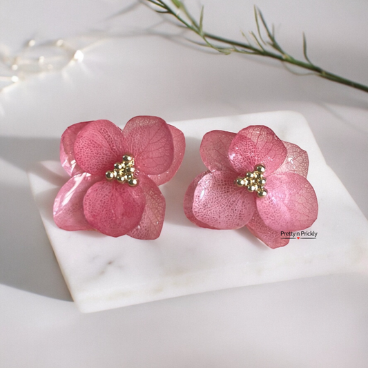 Anna studs: Real & preserved hydrangea flower earrings