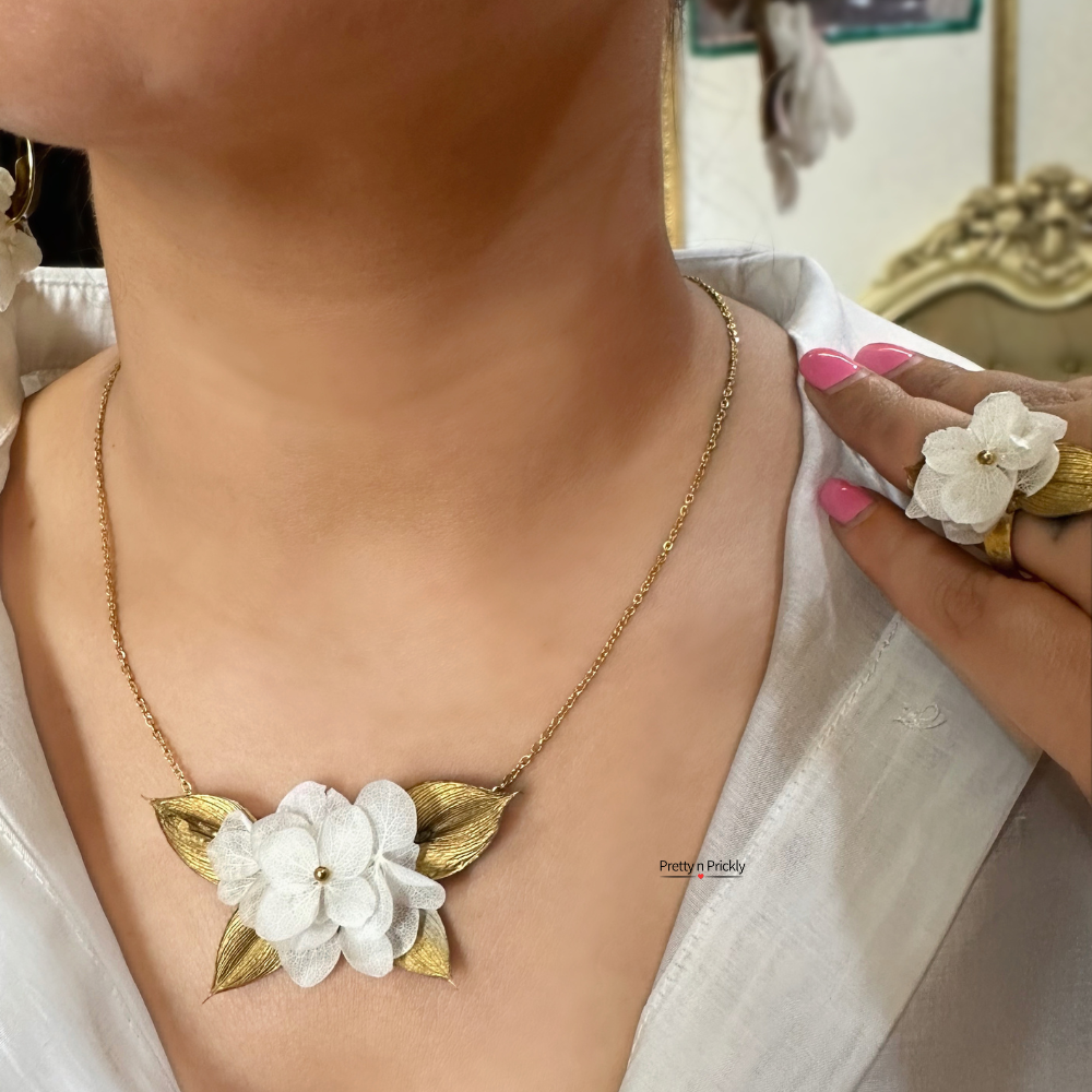 Bridal Jewellery: Dried and Preserved flowers jewellery