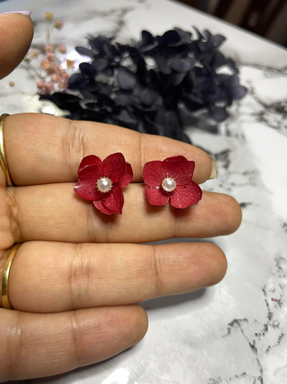 Anna studs: Real & preserved hydrangea flower earrings