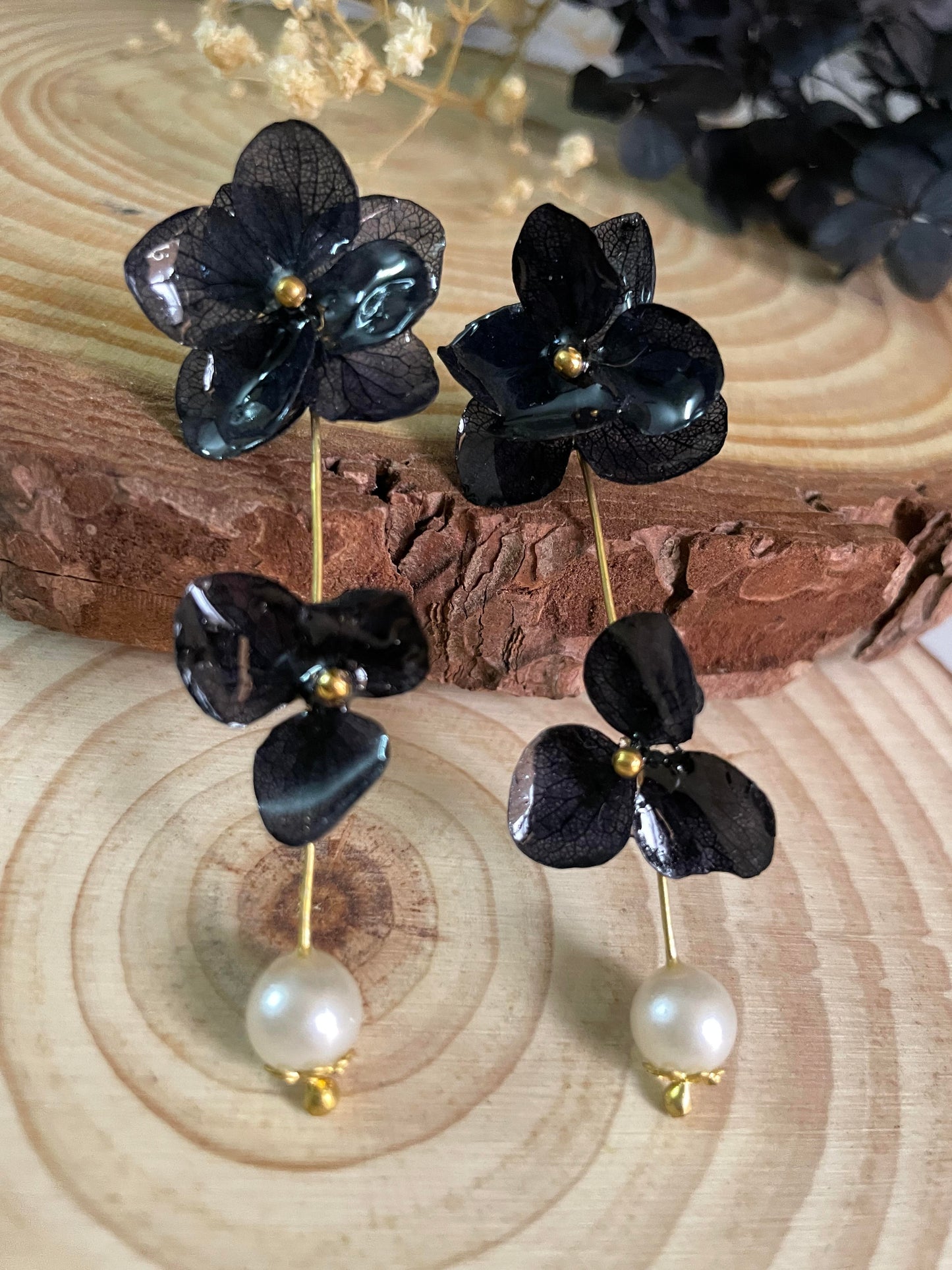 Hydrangea Dangles: Real Preserved hydrangea flower earrings
