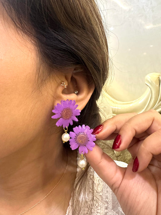 Daisy Dreams: Real daisy flower earrings